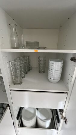 Tøm 4 Kantine Skabe for Service og Glas