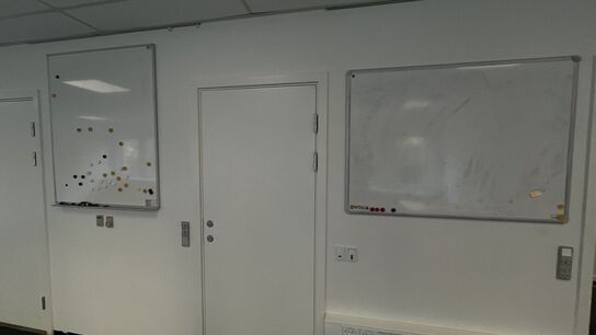 4 Whiteboards, assorterede