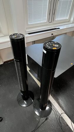 Hæve/sænkebord, 2 Ventilatortårne, Støjvæg