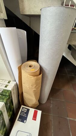 Blandet Lot med Papir, TORK Toilet dispenser m.m.