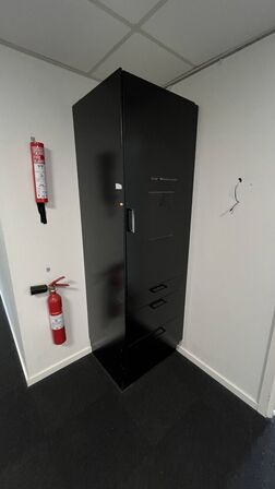 Køleskab + Skab m. skuffer