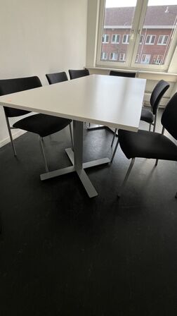 Mødebord, Stole, Ventilatortårn