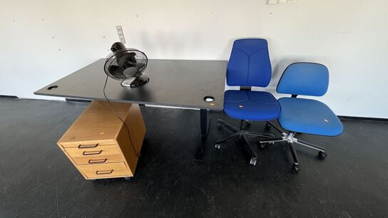 Hæve/sænkebord, Skuffemodul, 2 Stole, Ventilator