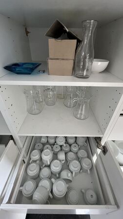 Tøm 4 Kantine Skabe for Service og Glas