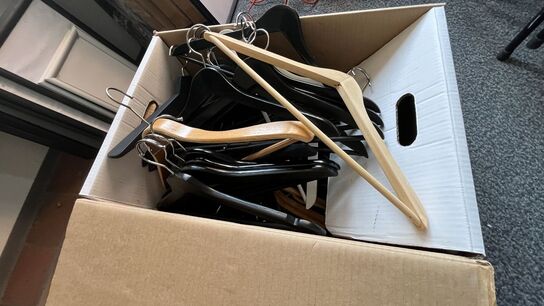 Lot med Knager, Hattehylde, Bøjler