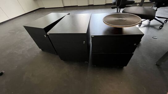 Bord, 4 Kontorstole, 3 Skuffemoduler, Hattehylde