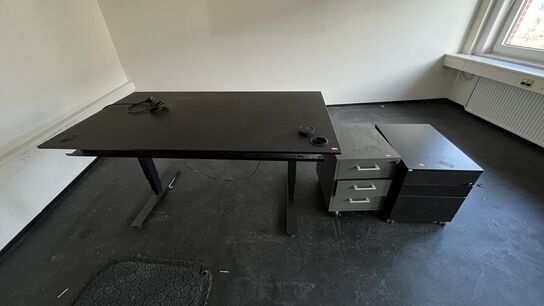 Hæve/sænkebord og 2 Skuffemoduler