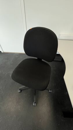 Hæve/sænkebord + Kontorstol