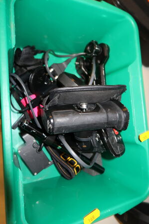 Kasse med div. Tilbehør til videokamera BLACKMAGIC DESIGN