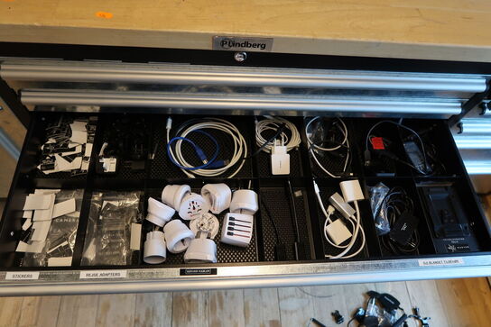 Værktøjsvogn med div. Værktøj og elektronik m.m.