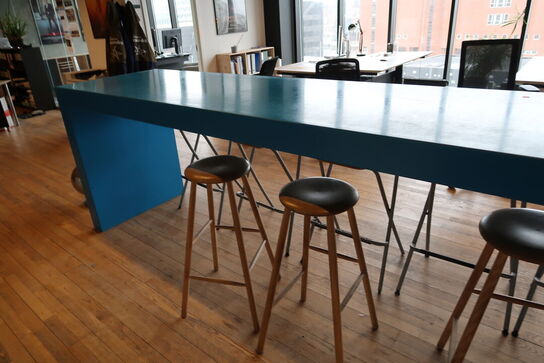 Barbord med 8 stk. barstole