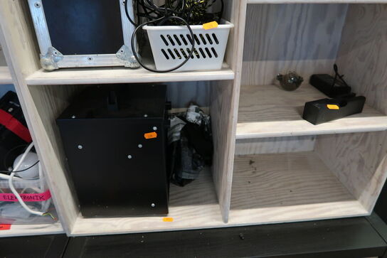 Flightcase, div. Elektronik m.m.