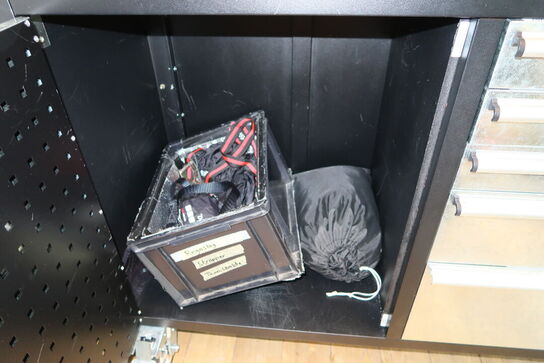 Værktøjsvogn med div. Værktøj og elektronik m.m.