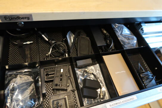 Værktøjsvogn med div. Værktøj og elektronik m.m.