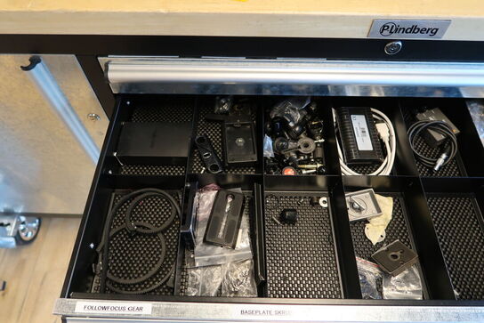 Værktøjsvogn med div. Værktøj og elektronik m.m.