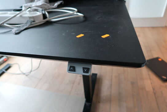 El. hæve/sænke skrivebord uden indhold