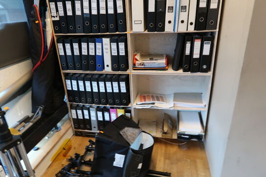 Reolsystem uden indhold