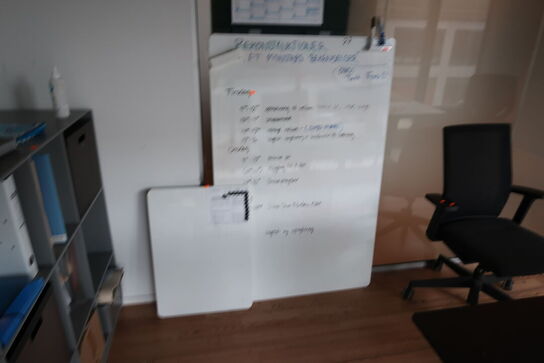 2 stk. whiteboards