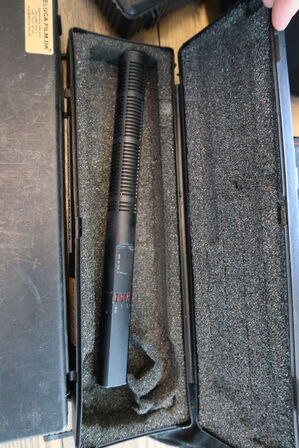 Batteri PAG PL150, mikrofon SENNHEISER MKH-60