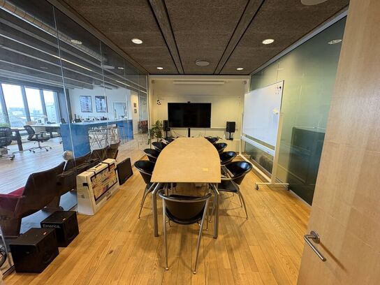 Deluca Film *Del 1 - Kontorinventar - Videokameraer - Lyd/Lys m.m.*