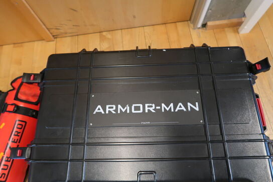 Gimbal support system ARMOR-MAN TILTA