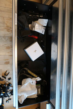 Værktøjsvogn med div. Værktøj og elektronik m.m.