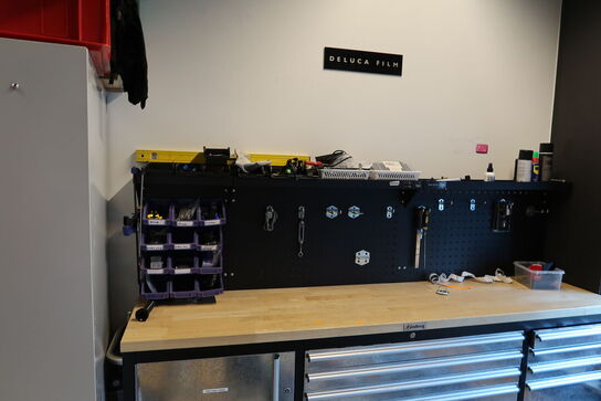 Værktøjsvogn med div. Værktøj og elektronik m.m.