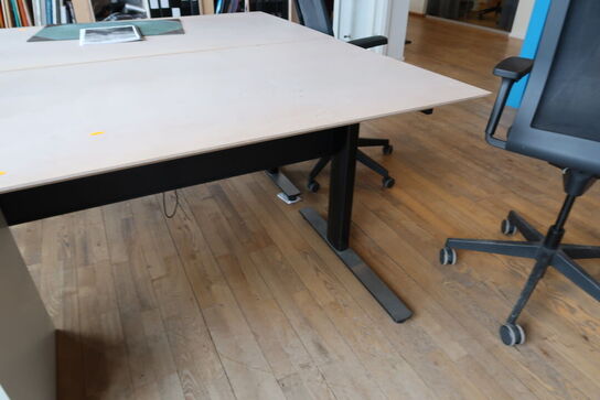 El. hæve/sænke skrivebord samt skuffemodul uden indhold