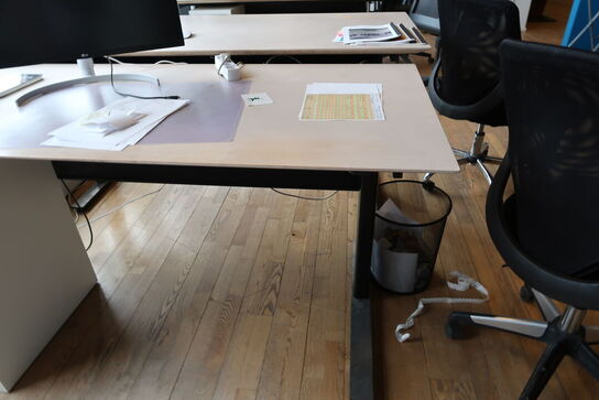 El. hæve/sænke skrivebord samt skuffemodul uden indhold