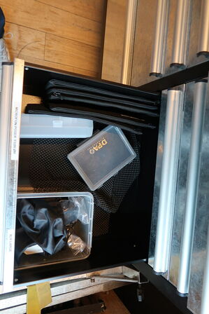 Værktøjsvogn med div. Værktøj og elektronik m.m.