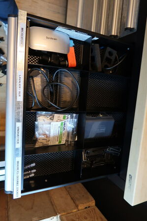 Værktøjsvogn med div. Værktøj og elektronik m.m.