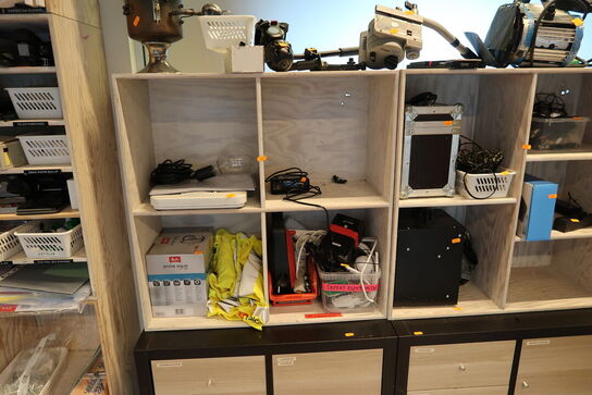 4 stk. reoler/skabe uden indhold