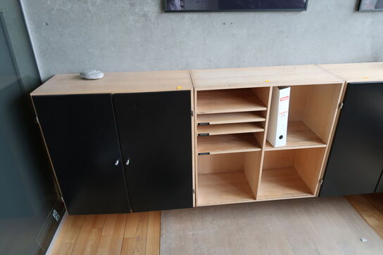 3 stk. skabe/reoler samt skuffemodul uden indhold