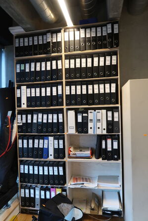 Reolsystem uden indhold