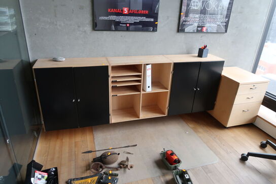 3 stk. skabe/reoler samt skuffemodul uden indhold