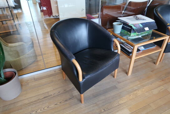 2 stk. lænestole samt sofabord uden indhold