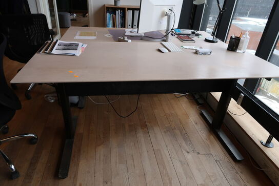 El. hæve/sænke skrivebord uden indhold