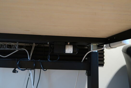 El. hæve/sænke skrivebord uden indhold (styring mangler)