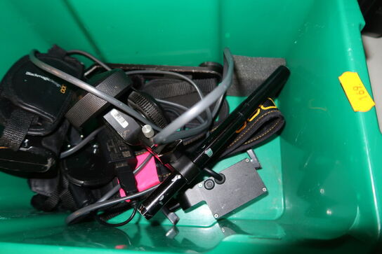 Kasse med div. Tilbehør til videokamera BLACKMAGIC DESIGN