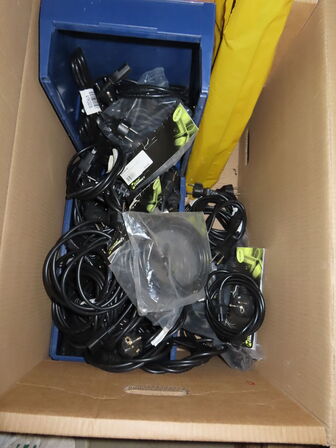 Hel palle med overskud fra IT-afdeling (se beskrivelse) Kan ikke sendes!