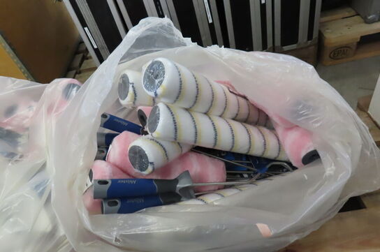 3 stk. Sække med pensler, maleruller & rullerposer