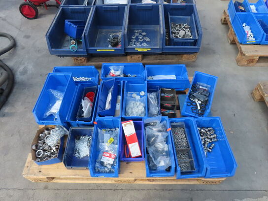 Palle med diverse elartikler mv.