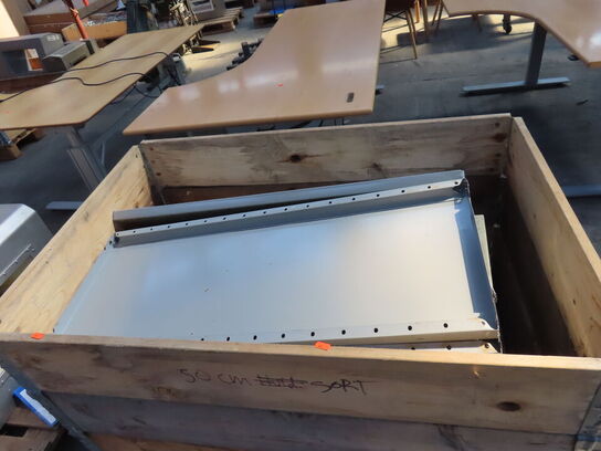 Palle med hylder til reolsystem
