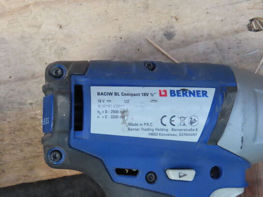 Slagnøgle samt batteri og oplader L1 BERNER