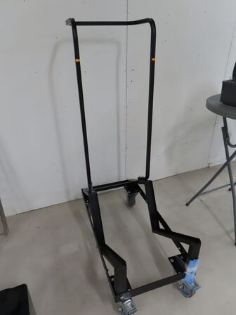 Rullestativ til stabelbare stole