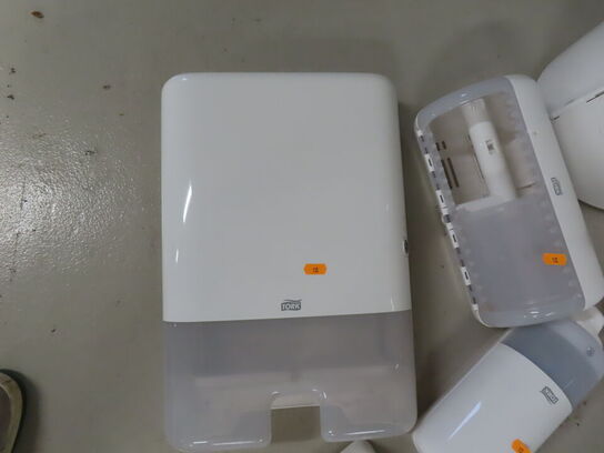 Blandede TORK varer til toilet.