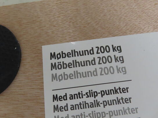 Skraldestativer og møbelhund