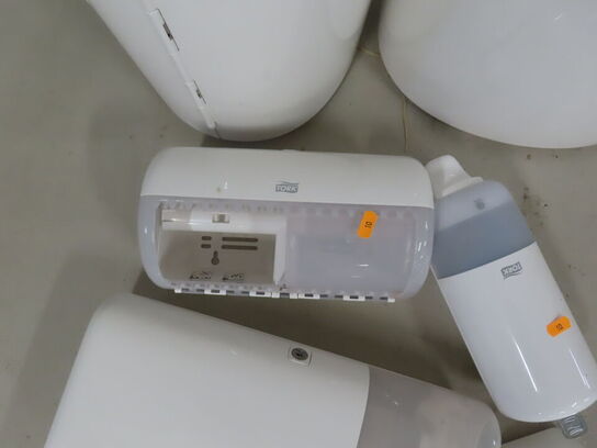 Blandede TORK varer til toilet.