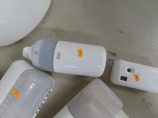 Blandede TORK varer til toilet.