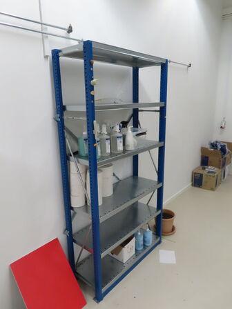 Kraftig stålreol (uden indhold)